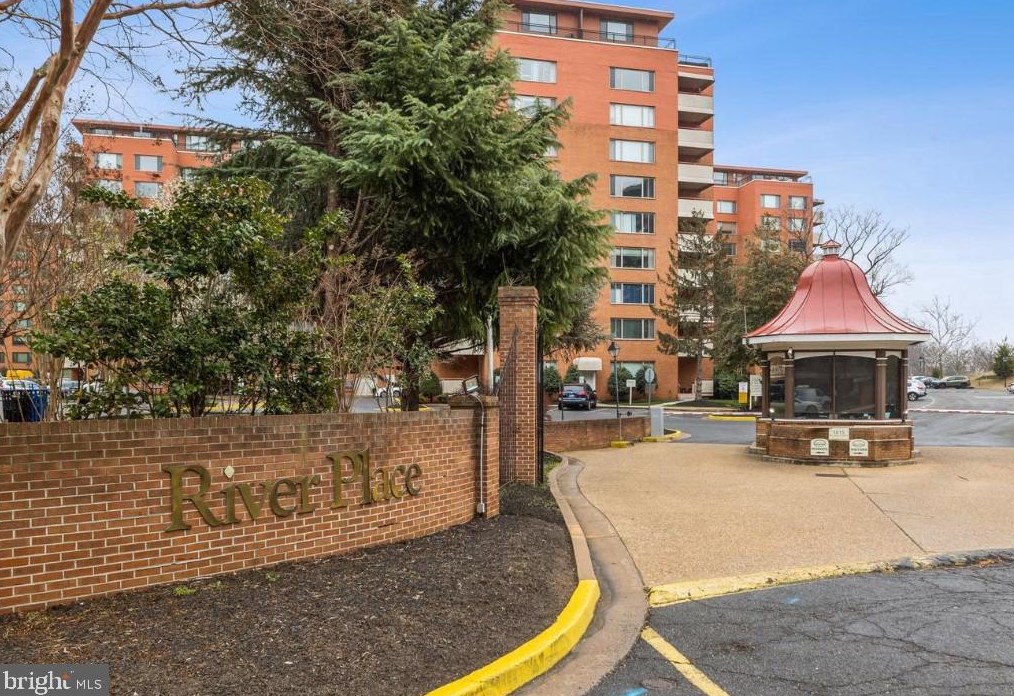 1021 Arlington Blvd Apt 609, Arlington, VA 22209