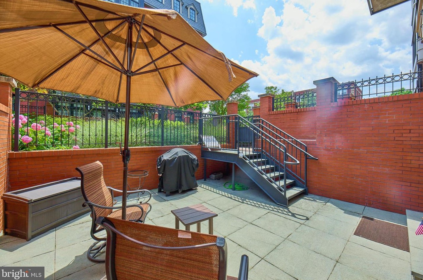 1610 Queen St, Arlington VA  22209-2893 exterior
