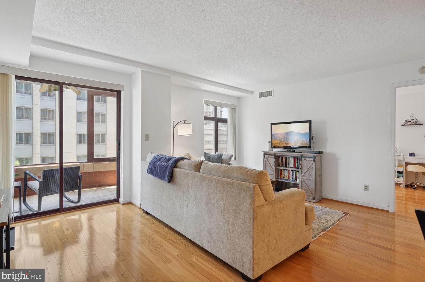 2400 Clarendon Blvd #506, Arlington, VA 22201