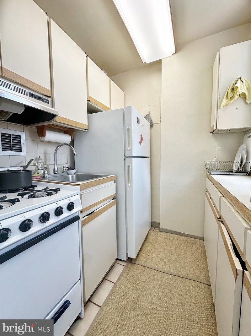 1121 Arlington Blvd #802, Arlington, VA 22209