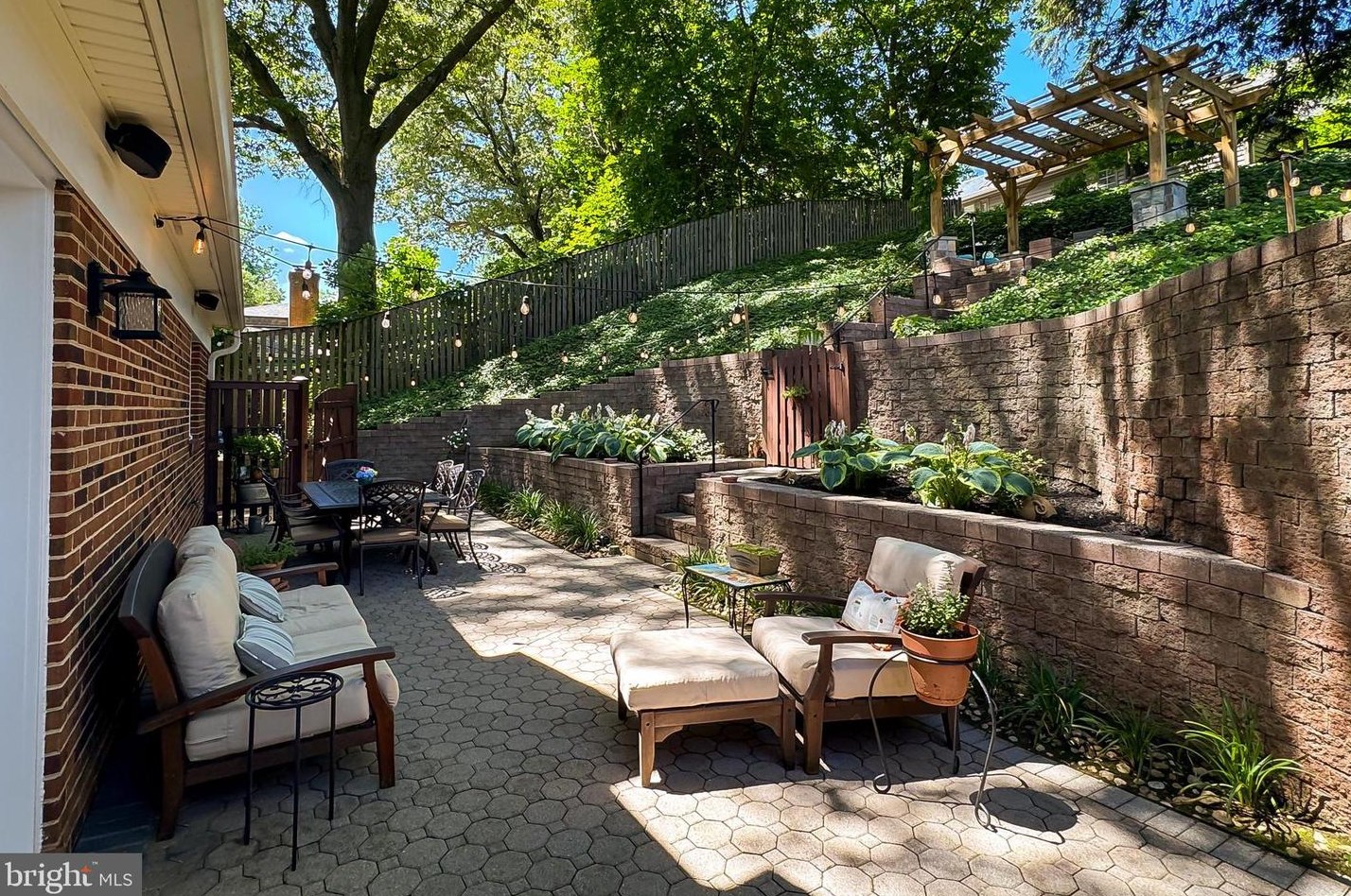 812 George Mason Dr, Arlington VA  22205-1216 exterior