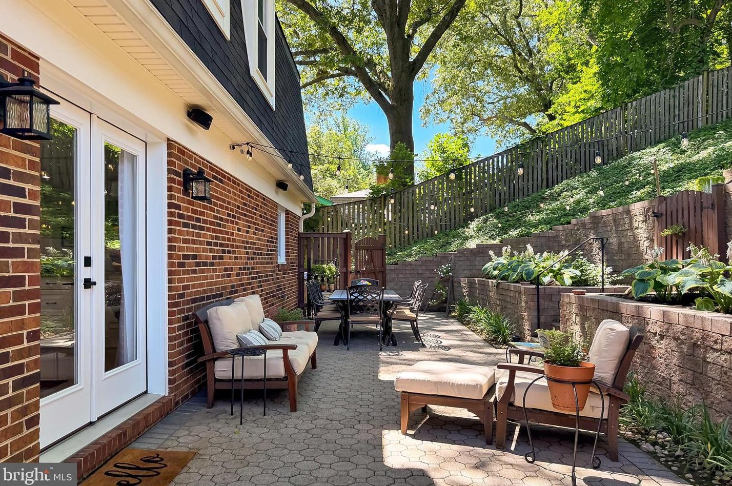 812 George Mason Dr, Arlington VA  22205-1216 exterior