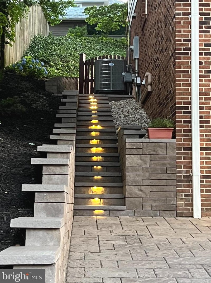 812 George Mason Dr, Arlington VA  22205-1216 exterior