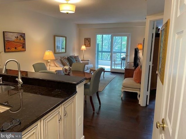 1050 N Taylor St #206, Arlington, VA 22201