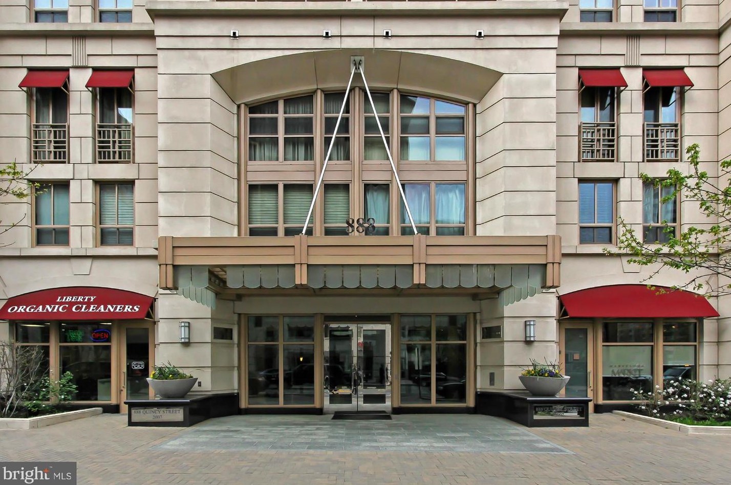 888 N Quincy St #409, Arlington, VA 22203
