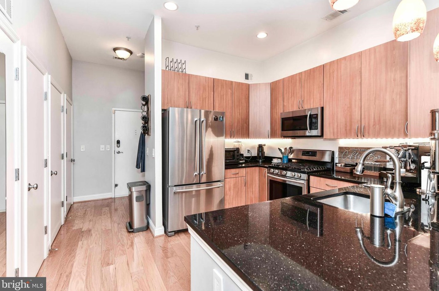1633 N Colonial Ter #106, Arlington, VA 22209