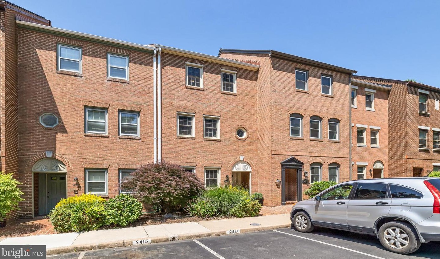 2415 9th St S, Arlington, VA 22201