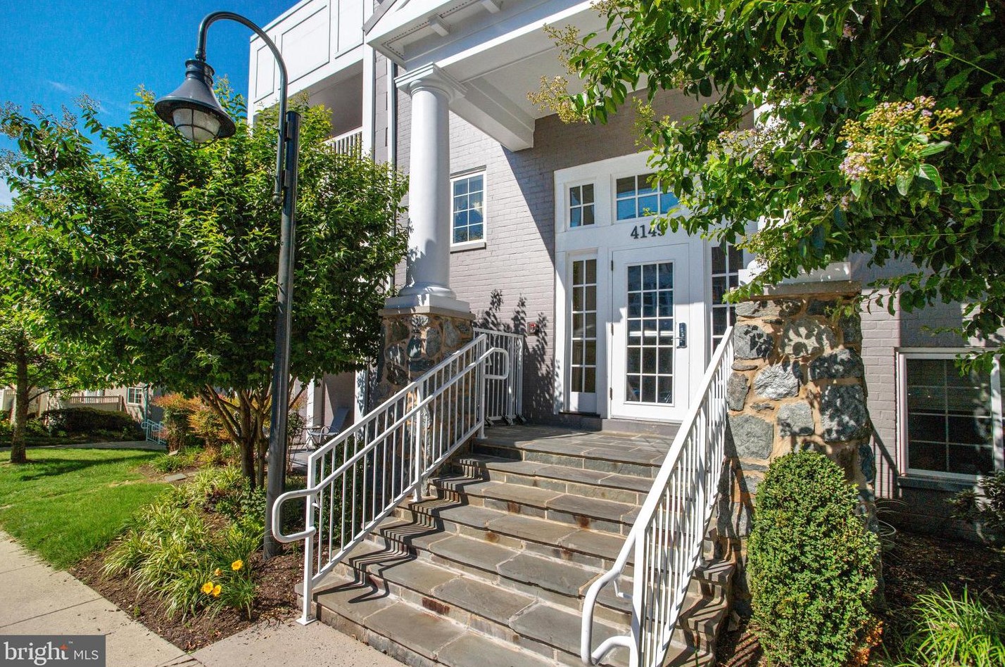 4149 S Four Mile Run Dr #103, Arlington, VA 22204