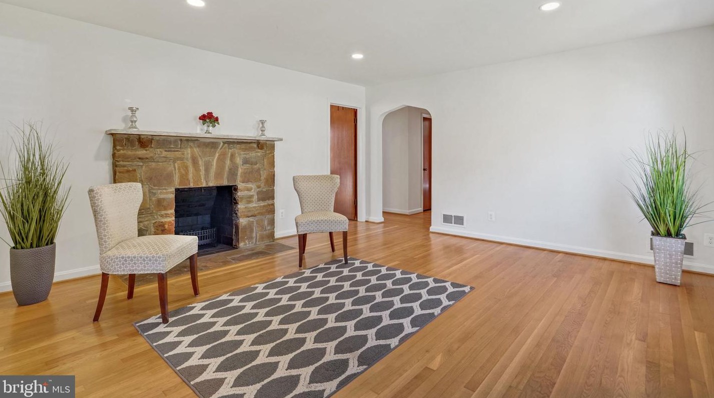 5322 26th St, Arlington VA  22207-1774 exterior