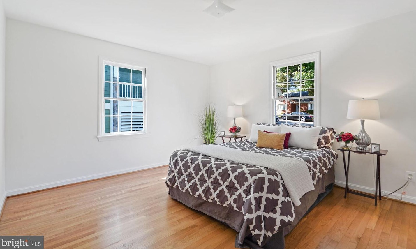 5322 26th St, Arlington VA  22207-1774 exterior