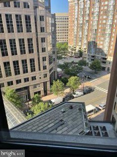 900 N Stafford St #1001, Arlington, VA 22203