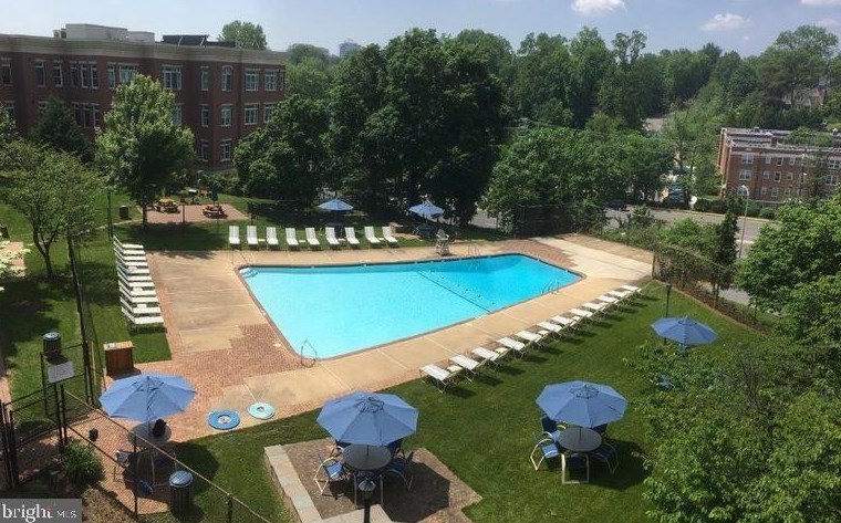 3000 Spout Run Pkwy, Arlington VA  22201-4232 exterior