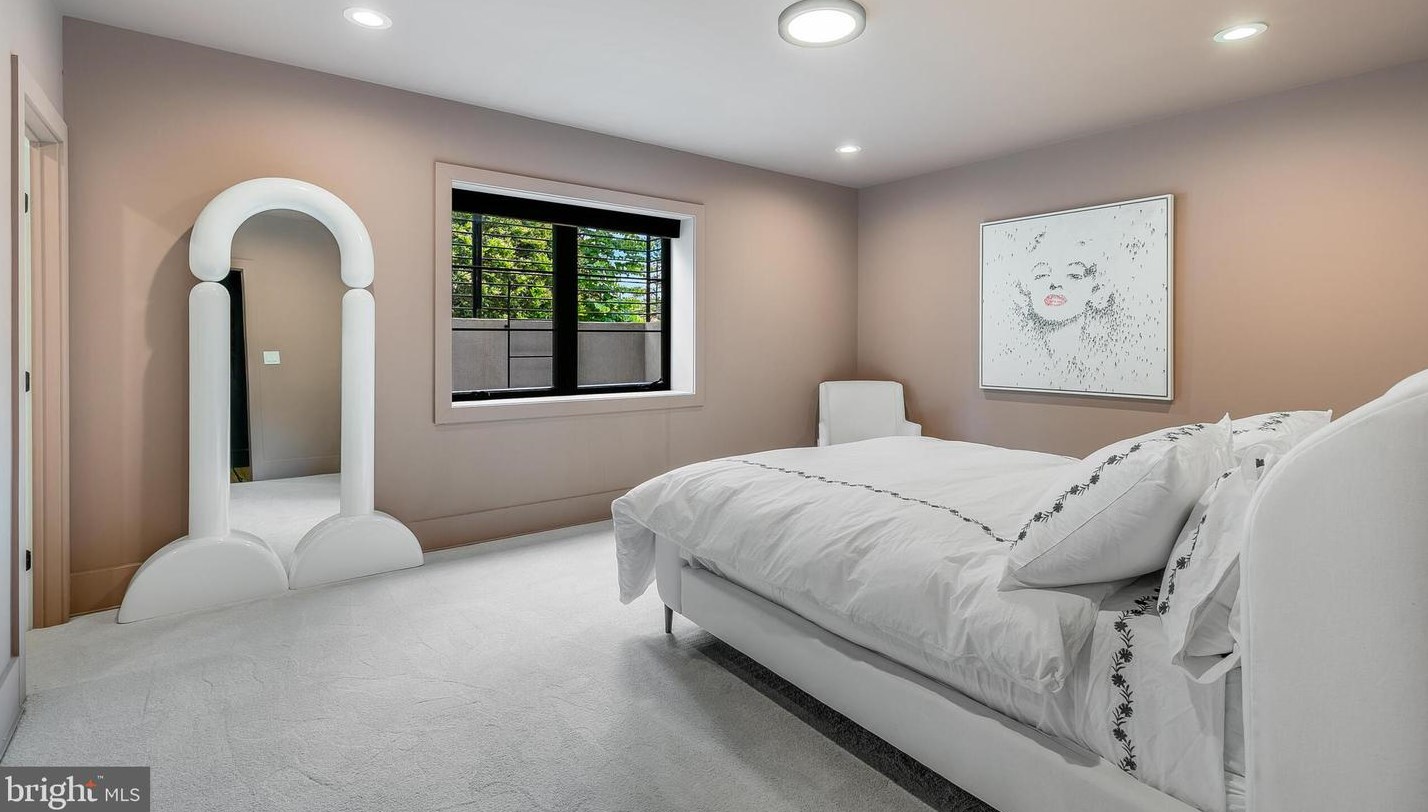 4605 26th St, Arlington VA 22206-2927 exterior