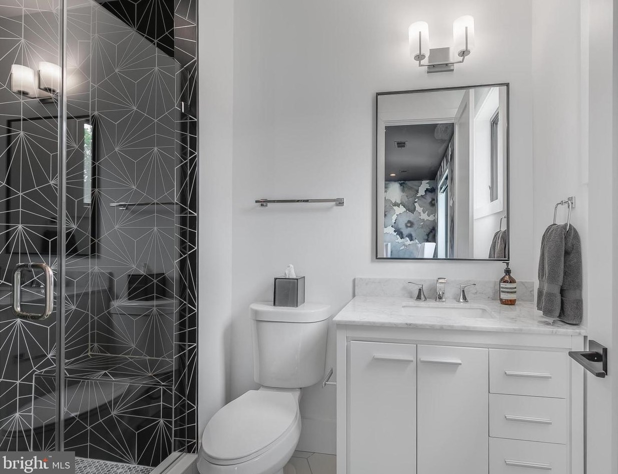 4605 26th St, Arlington VA 22206-2927 exterior