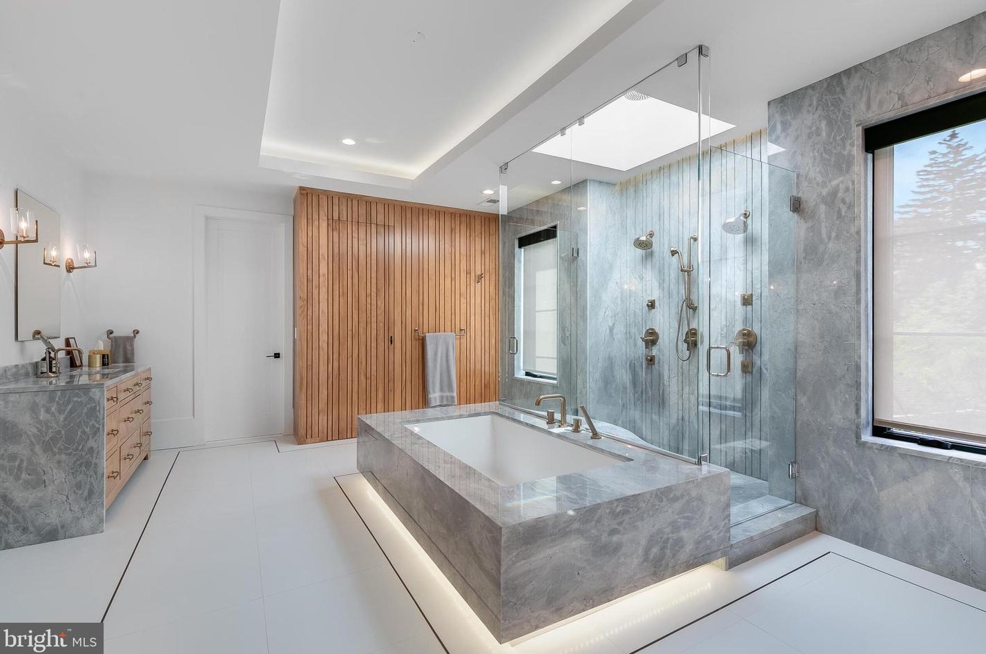 4605 26th St, Arlington VA 22206-2927 exterior