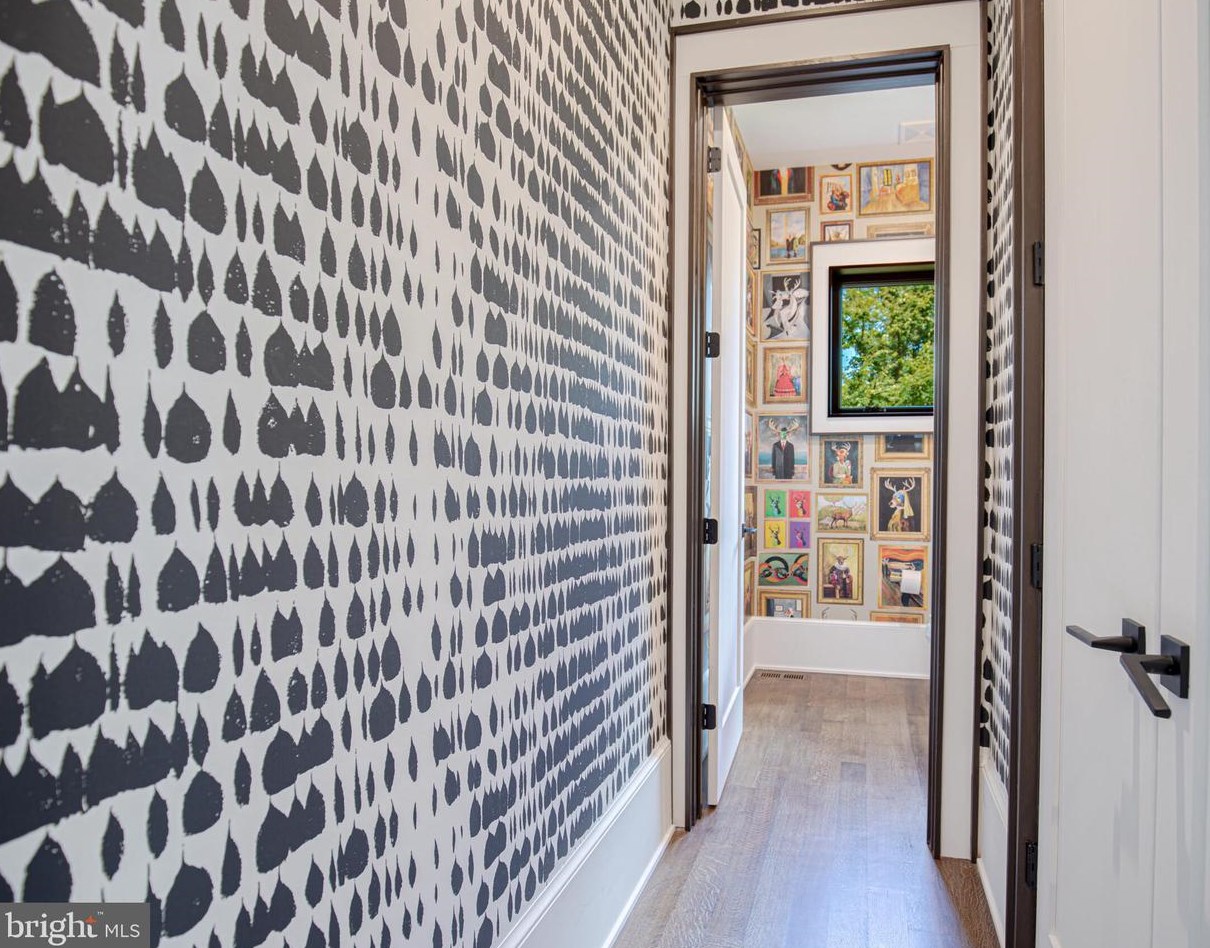 4605 26th St, Arlington VA 22206-2927 exterior