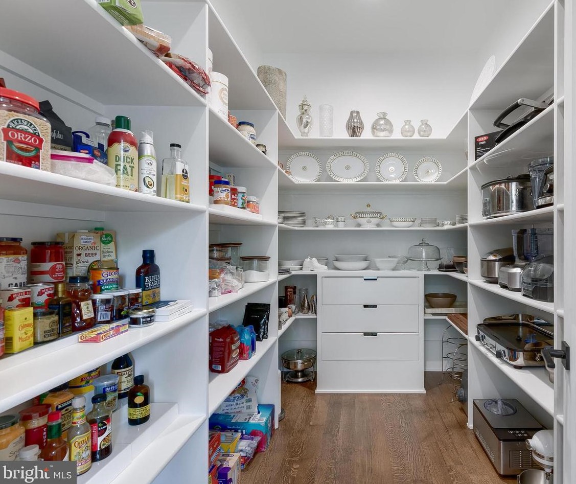 4605 26th St, Arlington VA 22206-2927 exterior