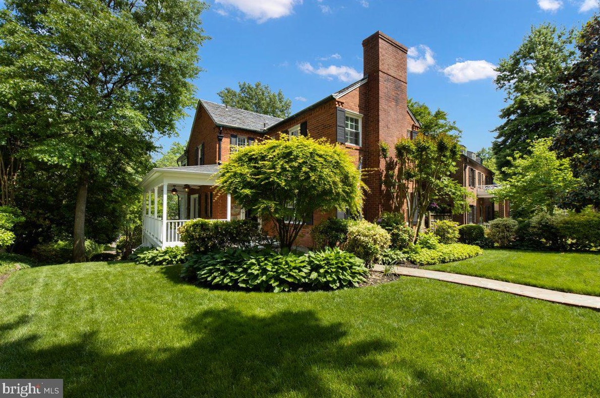 1053 26th St S, Arlington, VA 22202