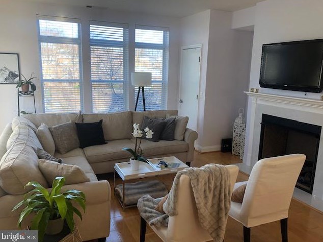 1633 N Colonial Ter #201, Arlington, VA 22209