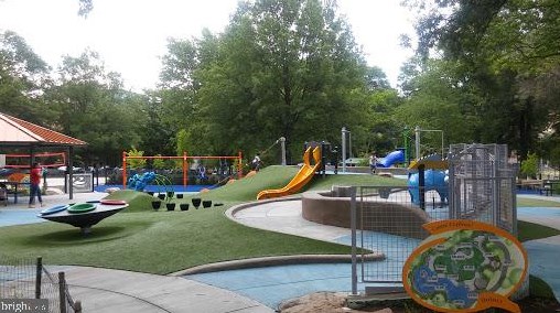 1140 Vernon St, Arlington VA  22201-5756 exterior