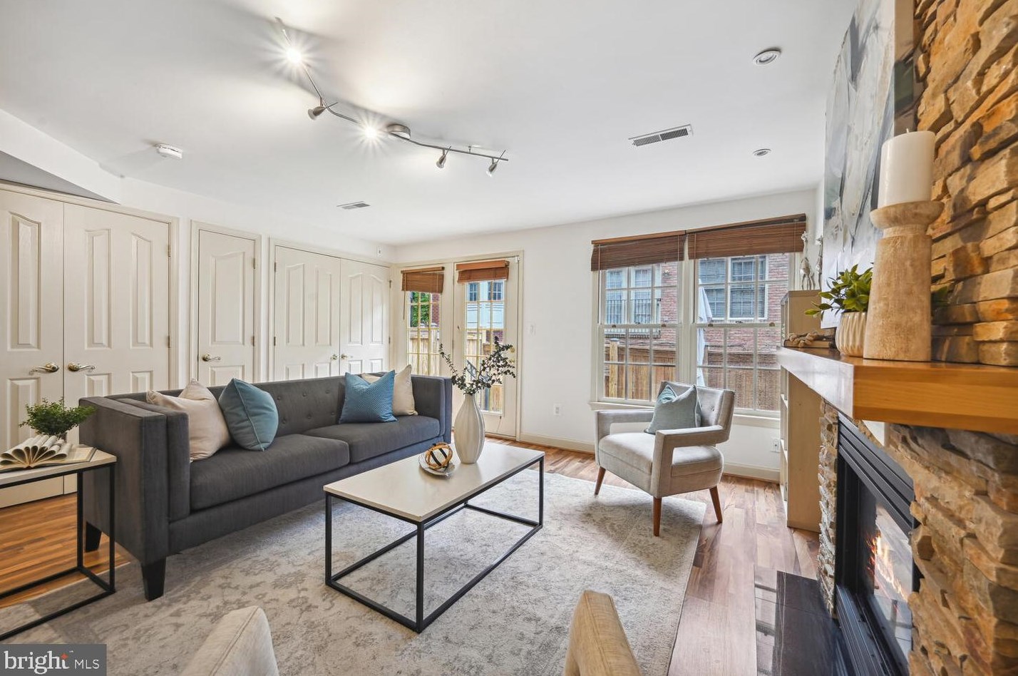 1140 Vernon St, Arlington VA  22201-5756 exterior