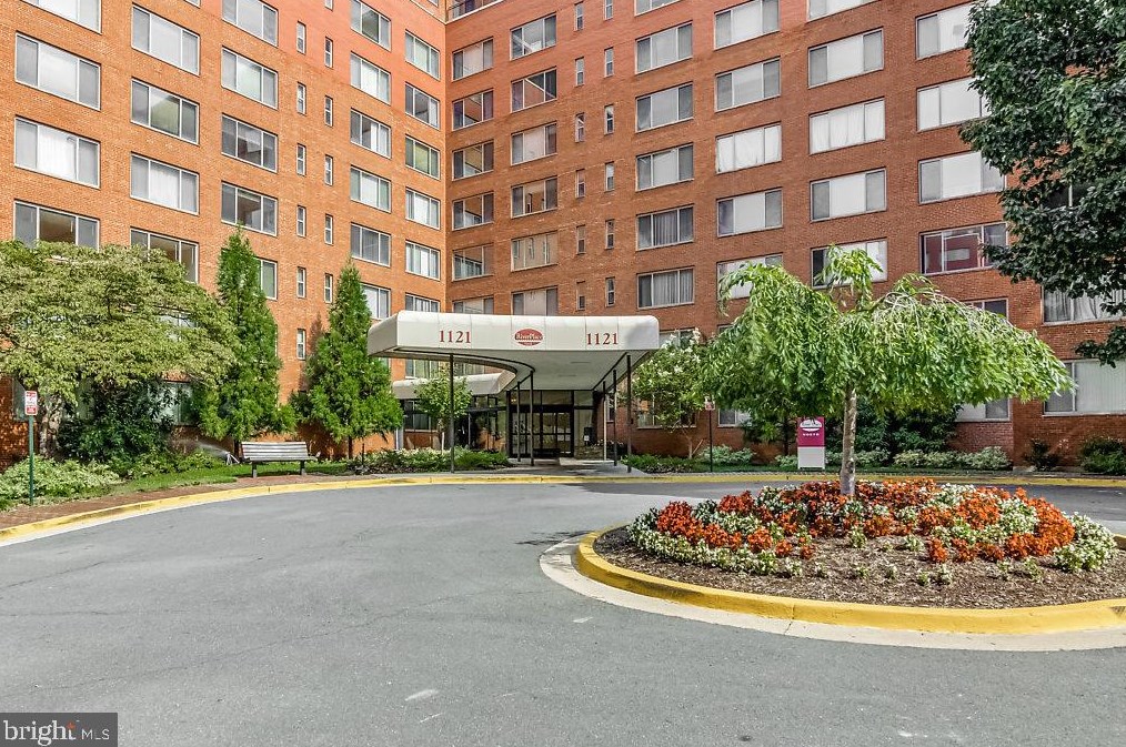 1121 Arlington Blvd Apt 707, Arlington, VA 22209