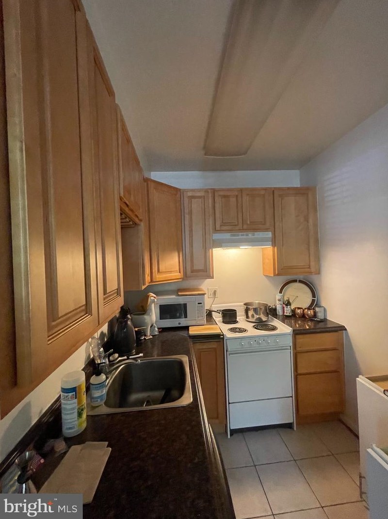 1913 N Rhodes St Apt 18, Arlington, VA 22201