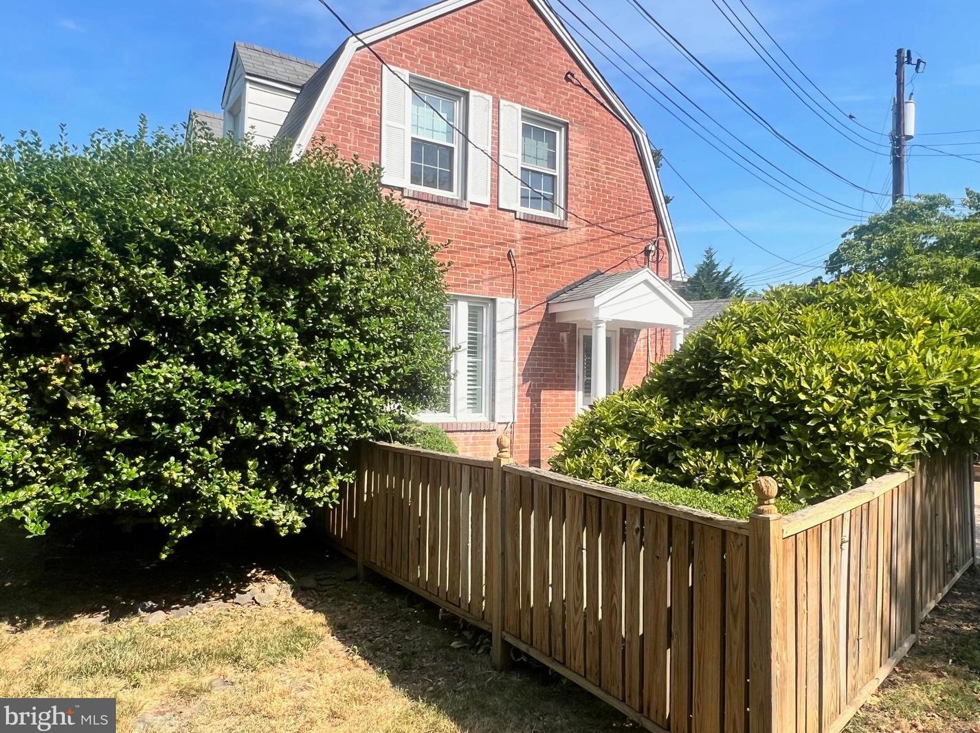 1811 Edgewood St, Arlington VA  22201-4039 exterior