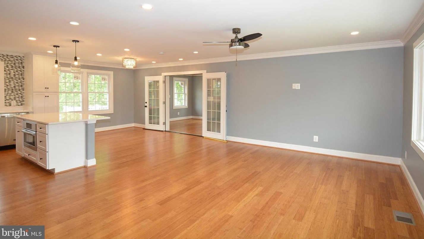 2028 N Dinwiddie St, Arlington, VA 22206