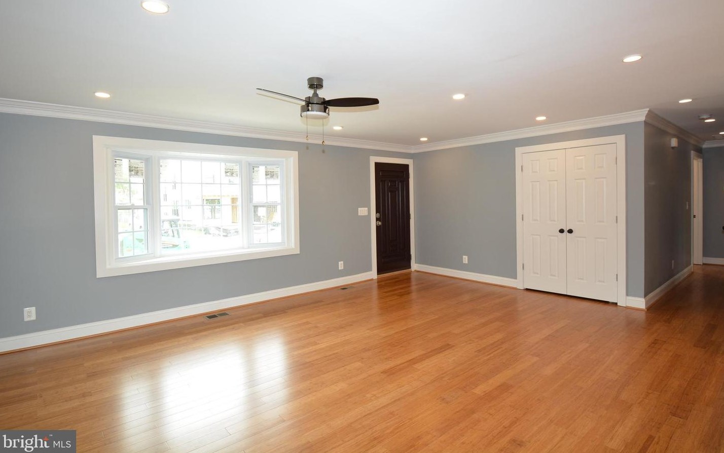 2028 Dinwiddie St, Arlington VA  22206-1066 exterior