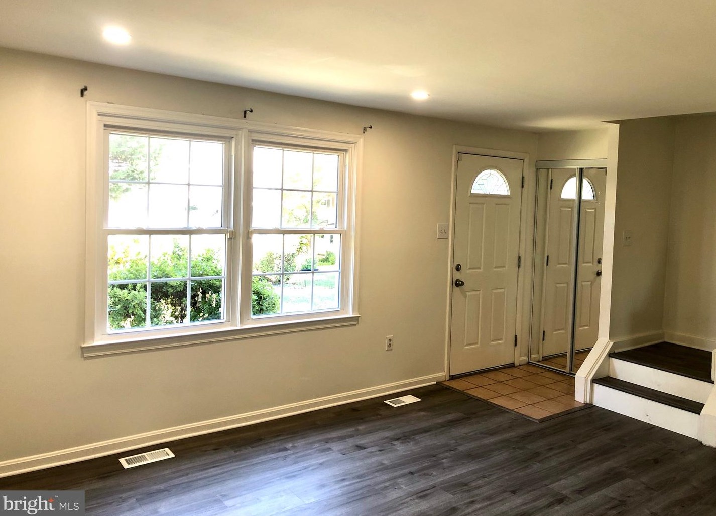 2057 Lincoln St, Arlington VA  22204-5353 exterior