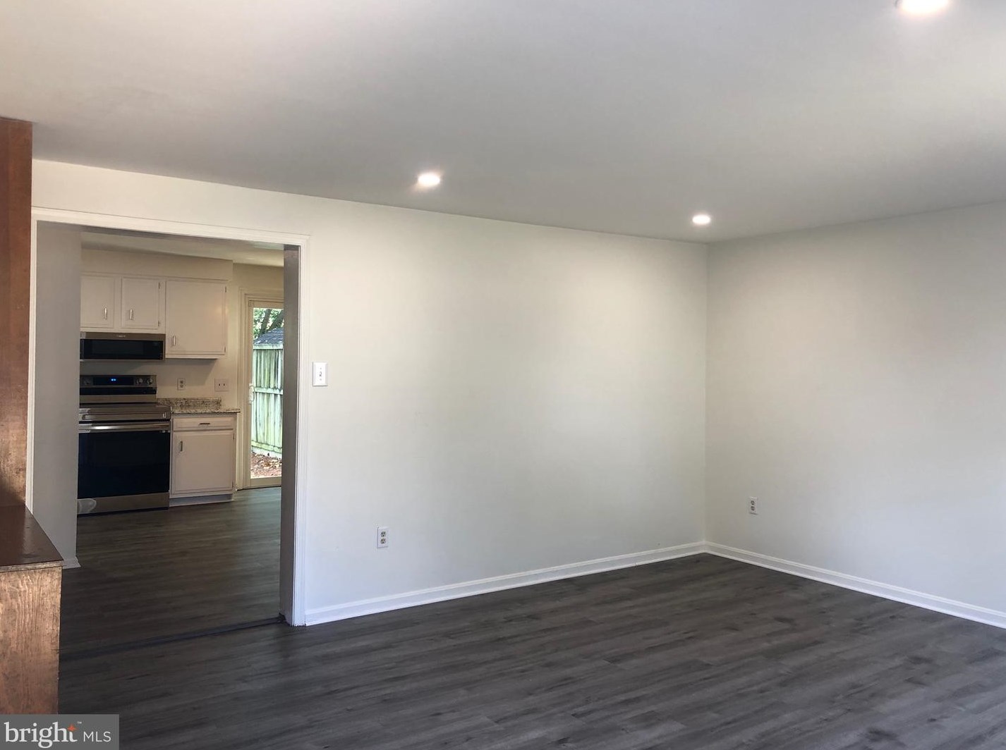 2057 Lincoln St, Arlington VA  22204-5353 exterior