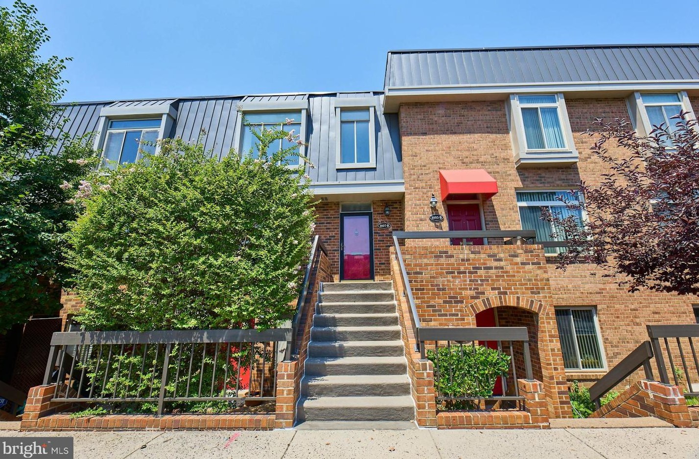 1607 Hayes St, Arlington, VA 22202-5552