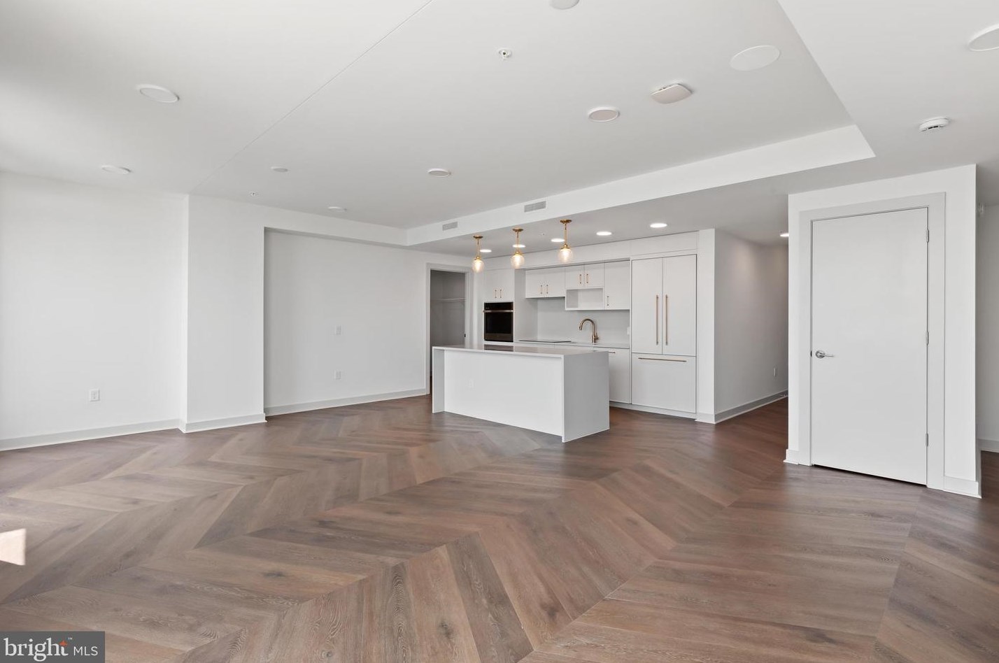 2055 15th St, Arlington VA  22201-2680 exterior