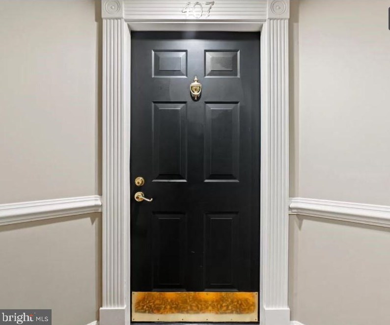 2310 14th St N #407, Arlington, VA 22201