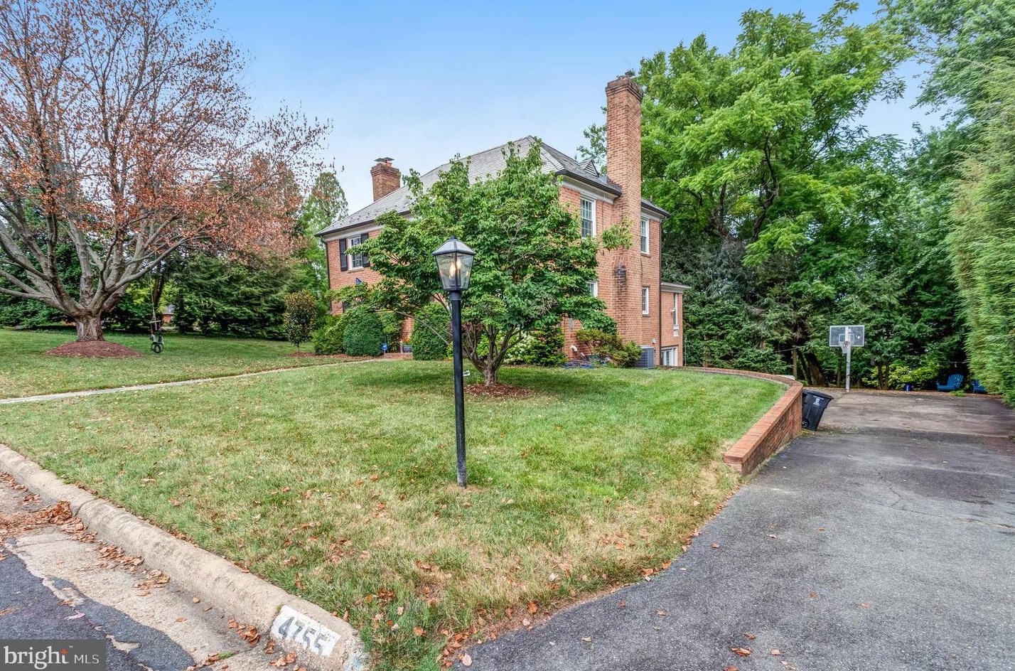 4755 34th St, Arlington, VA 22207-4244