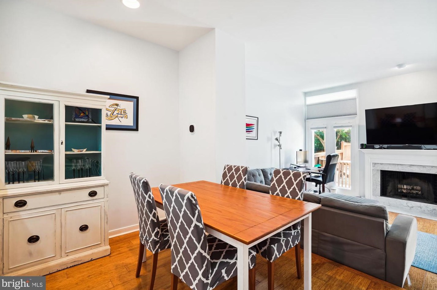 1904 Veitch St, Arlington VA  22201-3543 exterior