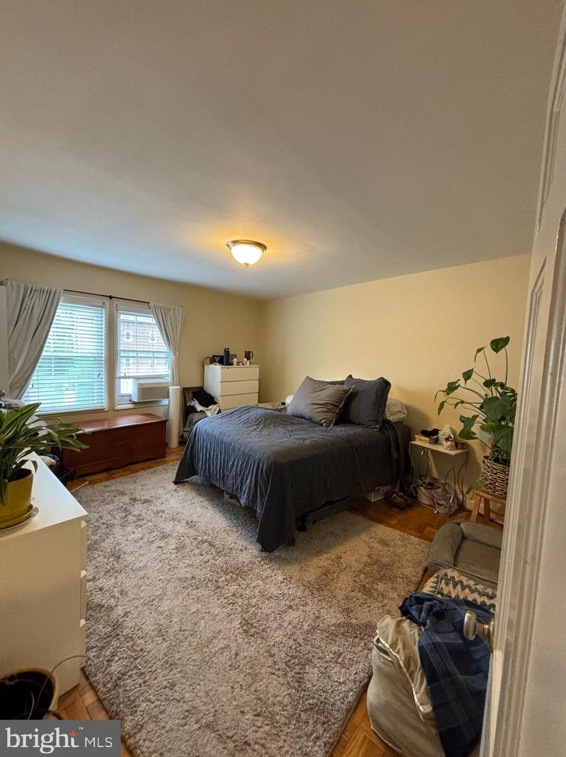 730 Oakland St, Arlington VA  22203-1542 exterior