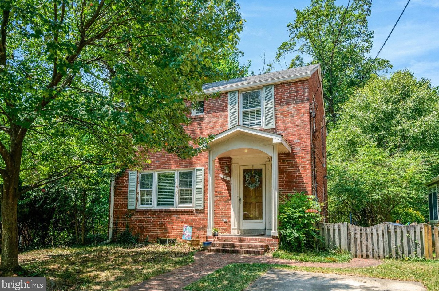 416 S Abingdon St, Arlington, VA 22204