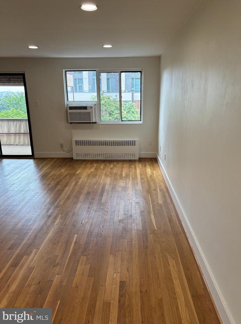 1565 Colonial Ter, Arlington, VA 22209-1425