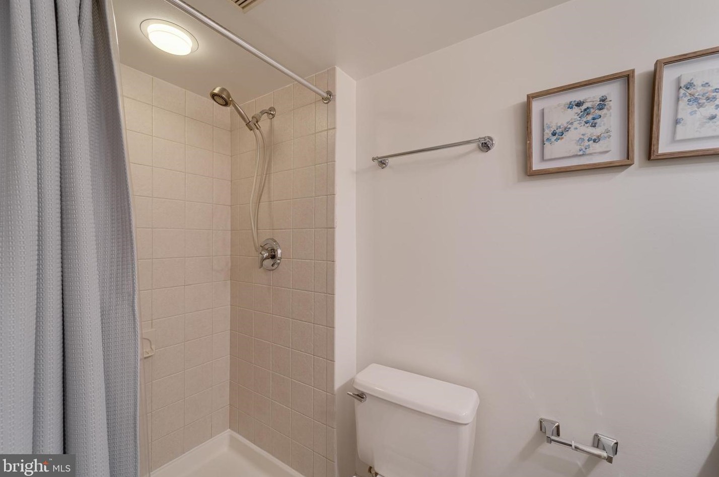 2810 Meade St, Arlington VA  22206-3147 exterior