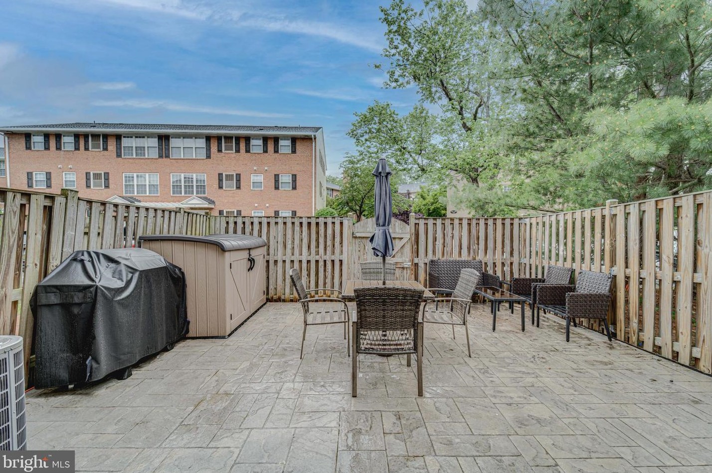2810 Meade St, Arlington VA  22206-3147 exterior