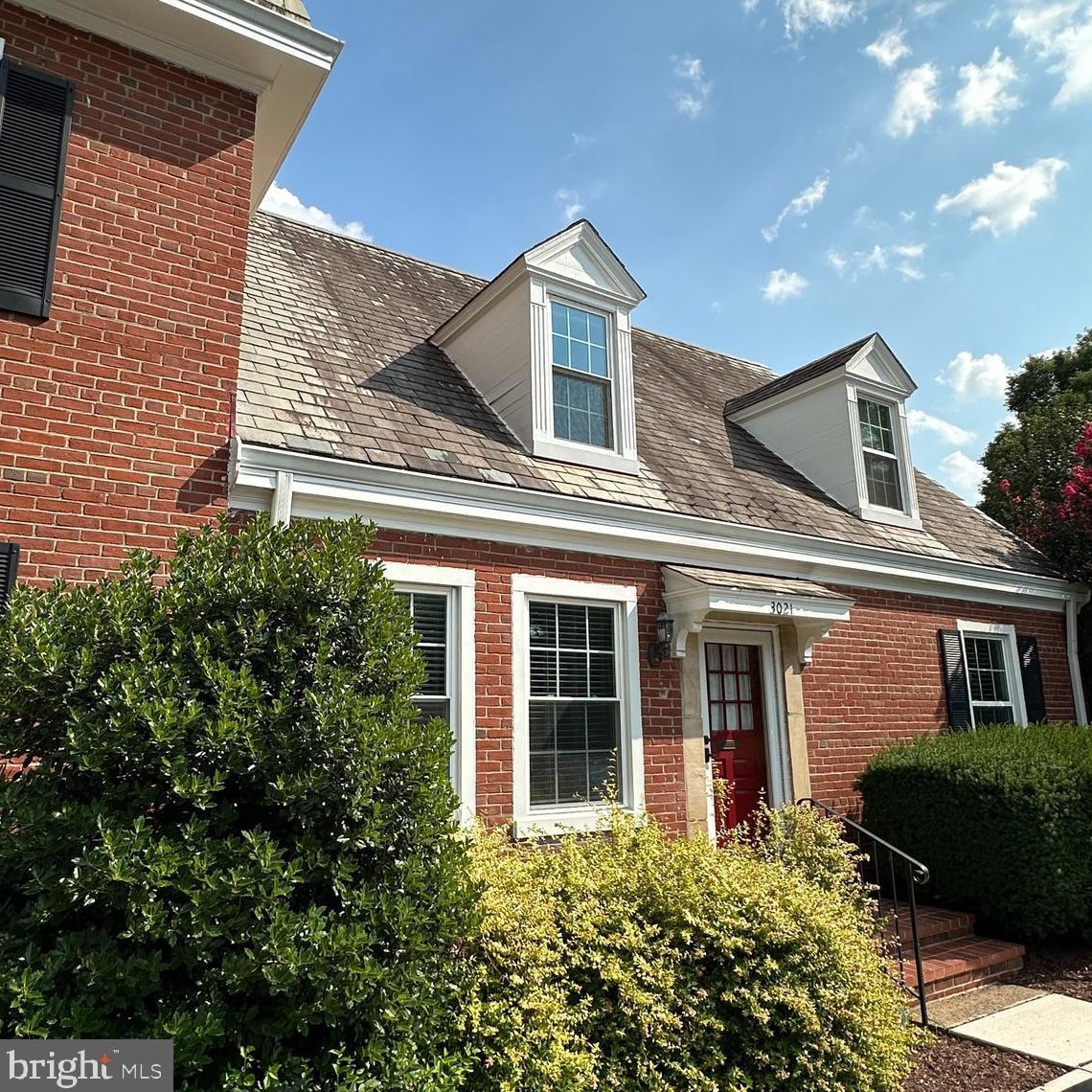 3021 S Buchanan St, Arlington, VA 22206