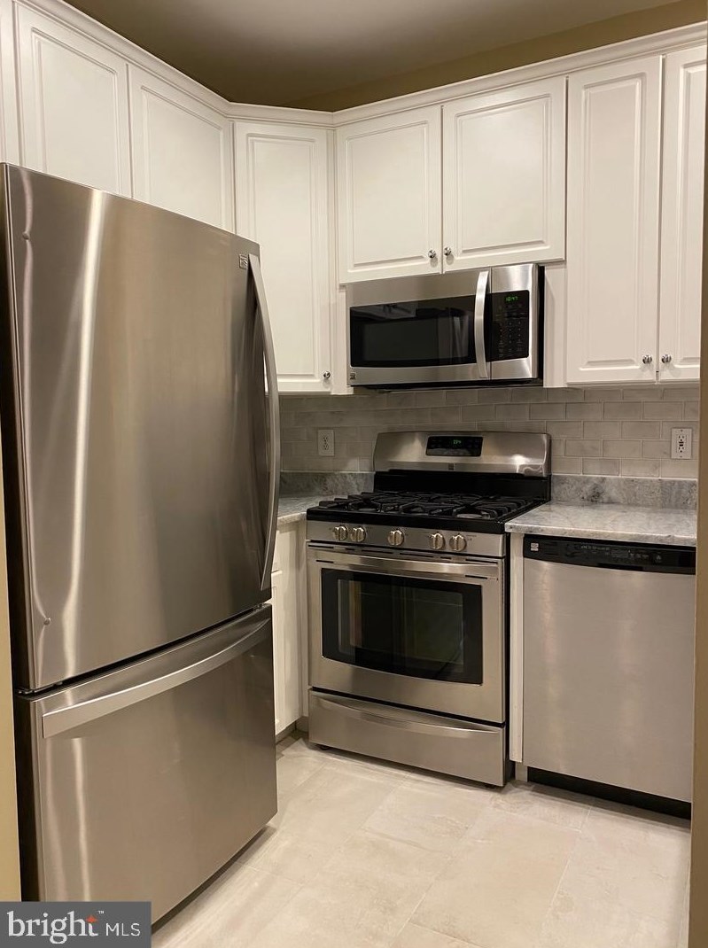 2330 14th St N #104, Arlington, VA 22201