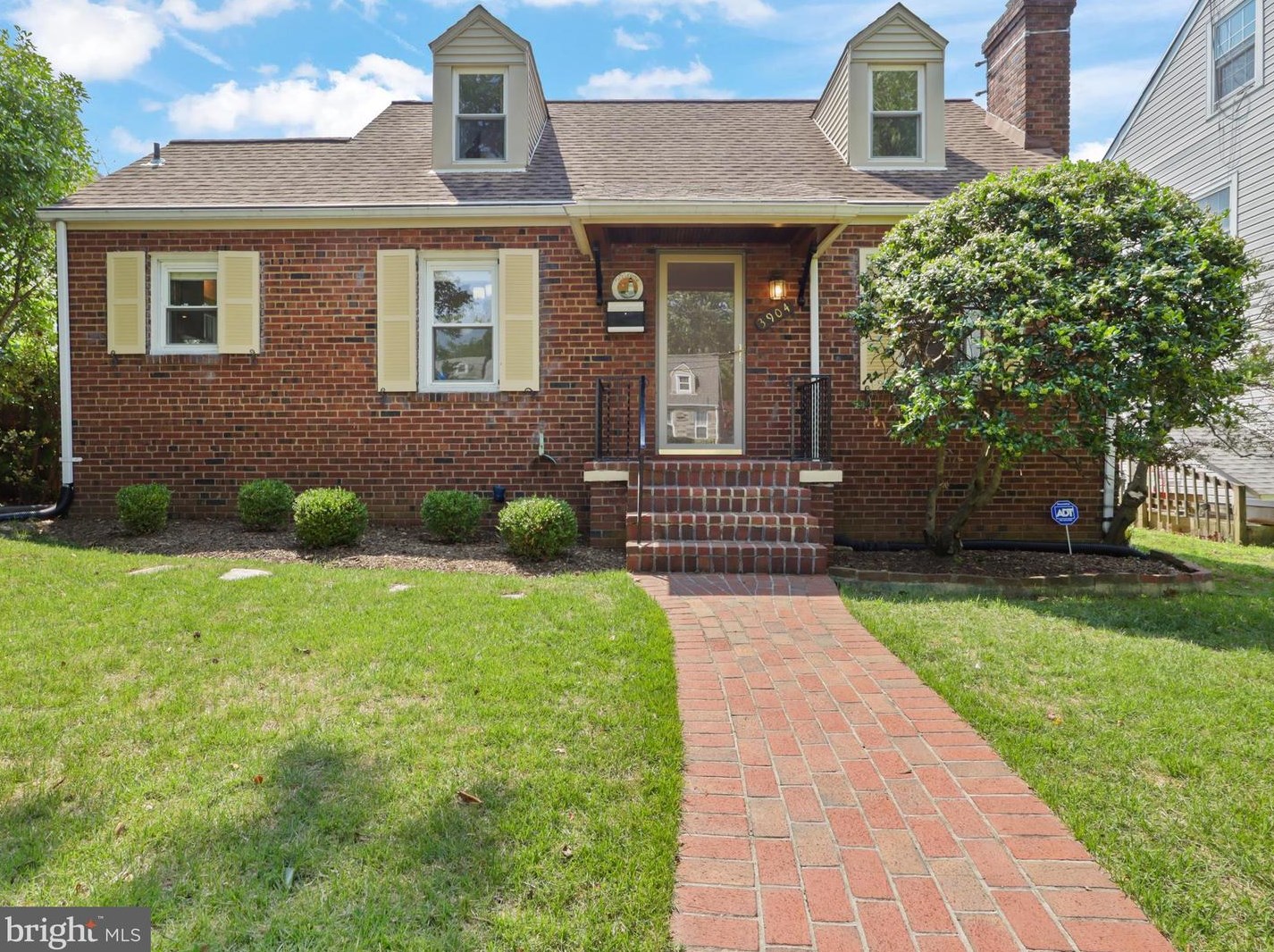 3904 6th St S, Arlington, VA 22204