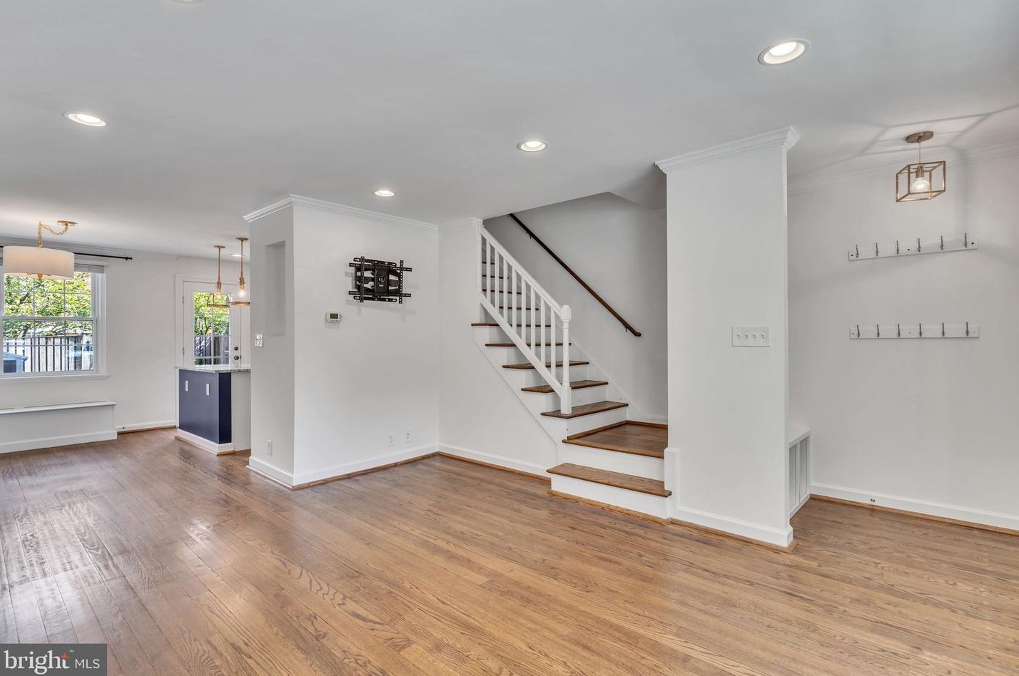 4335 36th St S, Arlington, VA 22206