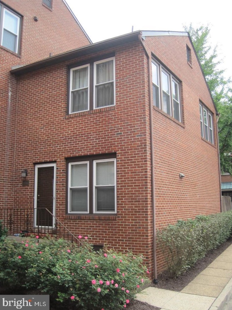 1143 N Utah St #1143, Arlington, VA 22201