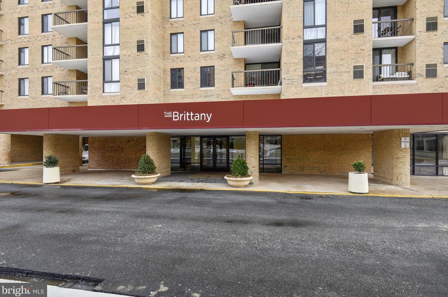 4500 S Four Mile Run Dr, Arlington, VA 22204