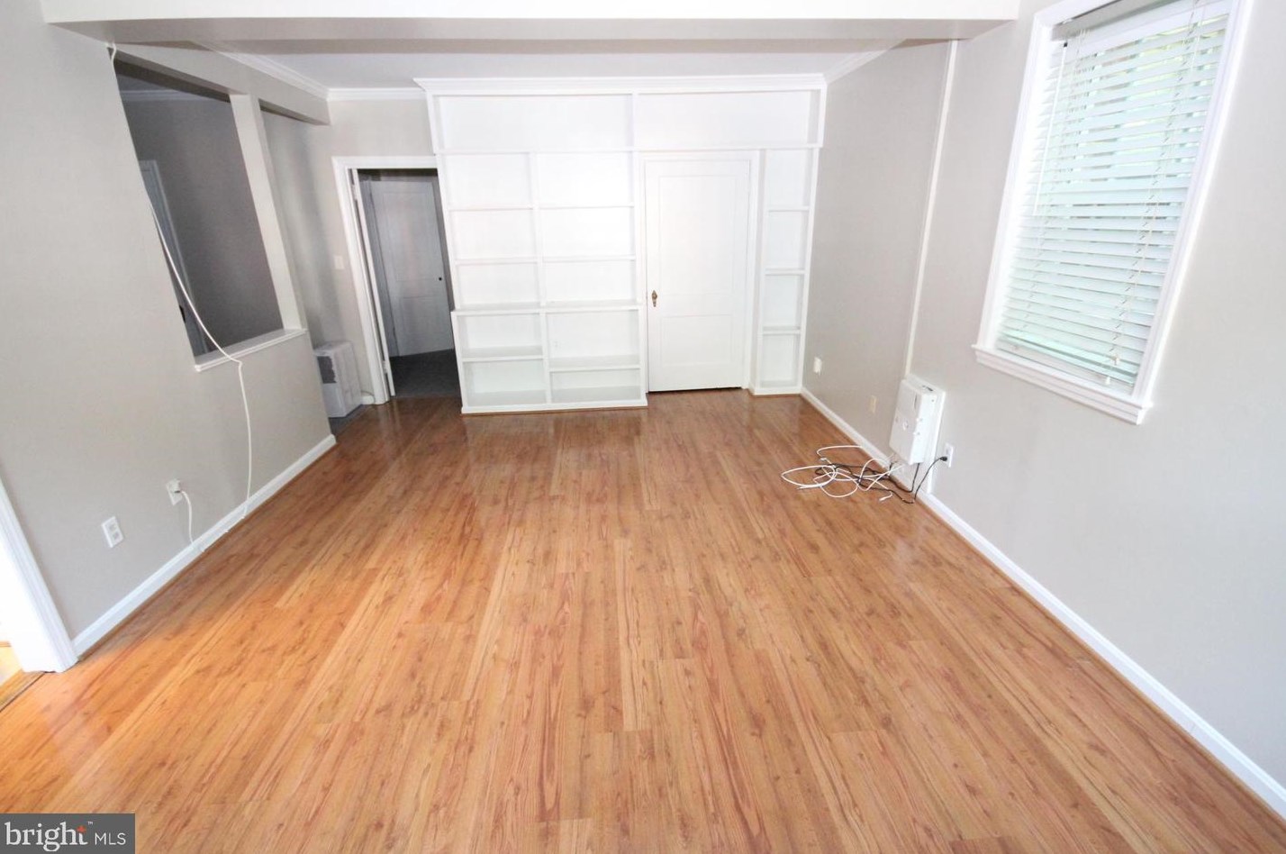 1910 Rhodes St, Arlington, VA 22201-3105