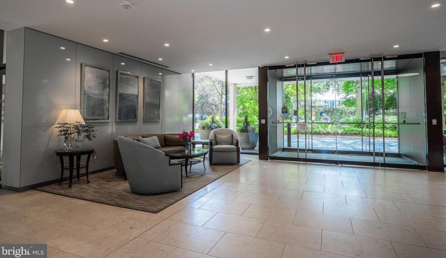 4141 N Henderson Rd #822, Arlington, VA 22203